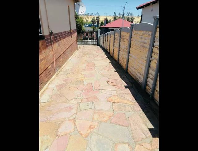 3 BEDROOM PROPERTY TO RENT IN TURFFONTEIN